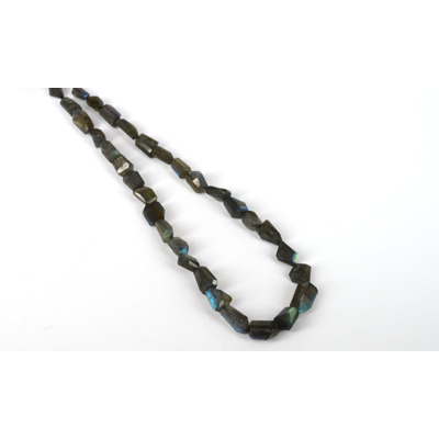 Labradorite Fac.Nugget app 11x15mm str 32 beads